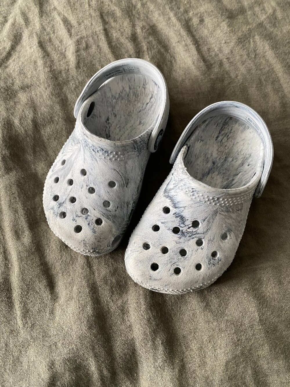 Crocs Kids' Marbled Classic Clog, Grey Swirl, Size C7